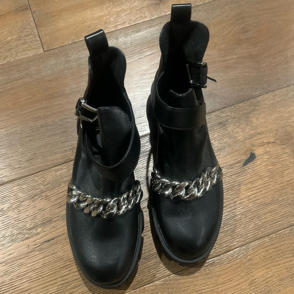 Lady Go Diva Women's Size 9 Black Faux Leather Ankle Boots Side Buckle